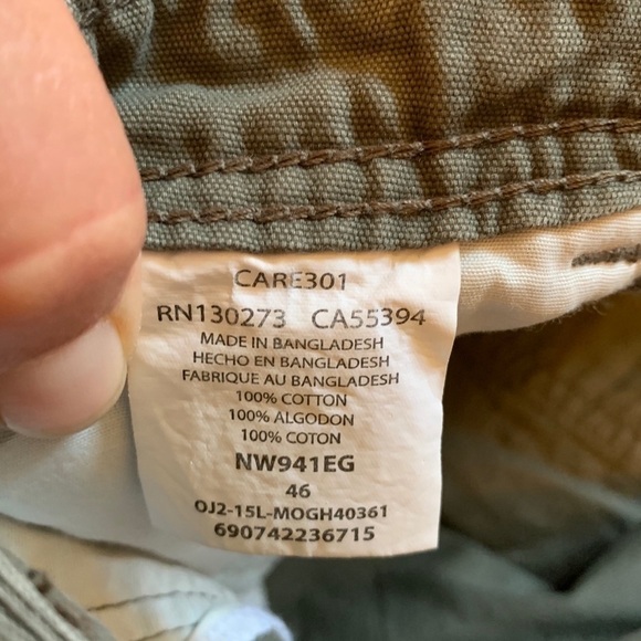 New Wrangler men’s Hiking shorts size 46 olive green - Picture 4 of 8